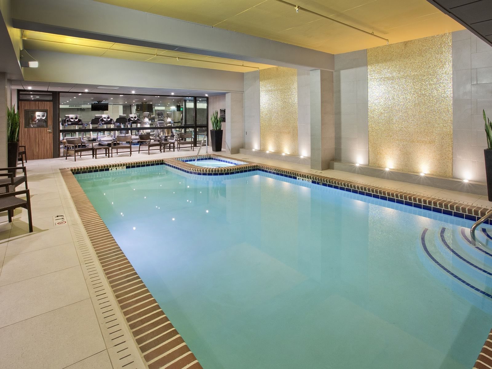 Swimming Pool and Whirlpool at Warwick Seattle