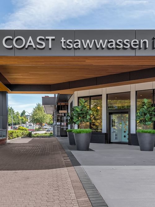 Exterior of Coast Tsawwassen Inn