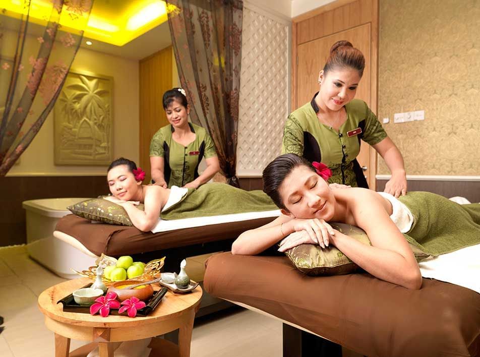 ladies enjoy blissful massage at Lex Spa in Grand Lexis PD