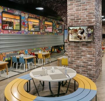 Tini Kids Restoran – Titanic Deluxe Golf Belek’te Çocuklara Özel Renkli Yemek Alanı