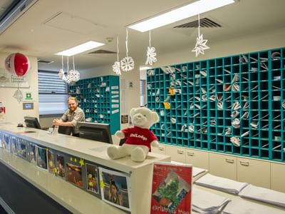 UniLodge @ANU Warrumbul Lodge Canberra_Reception Desk