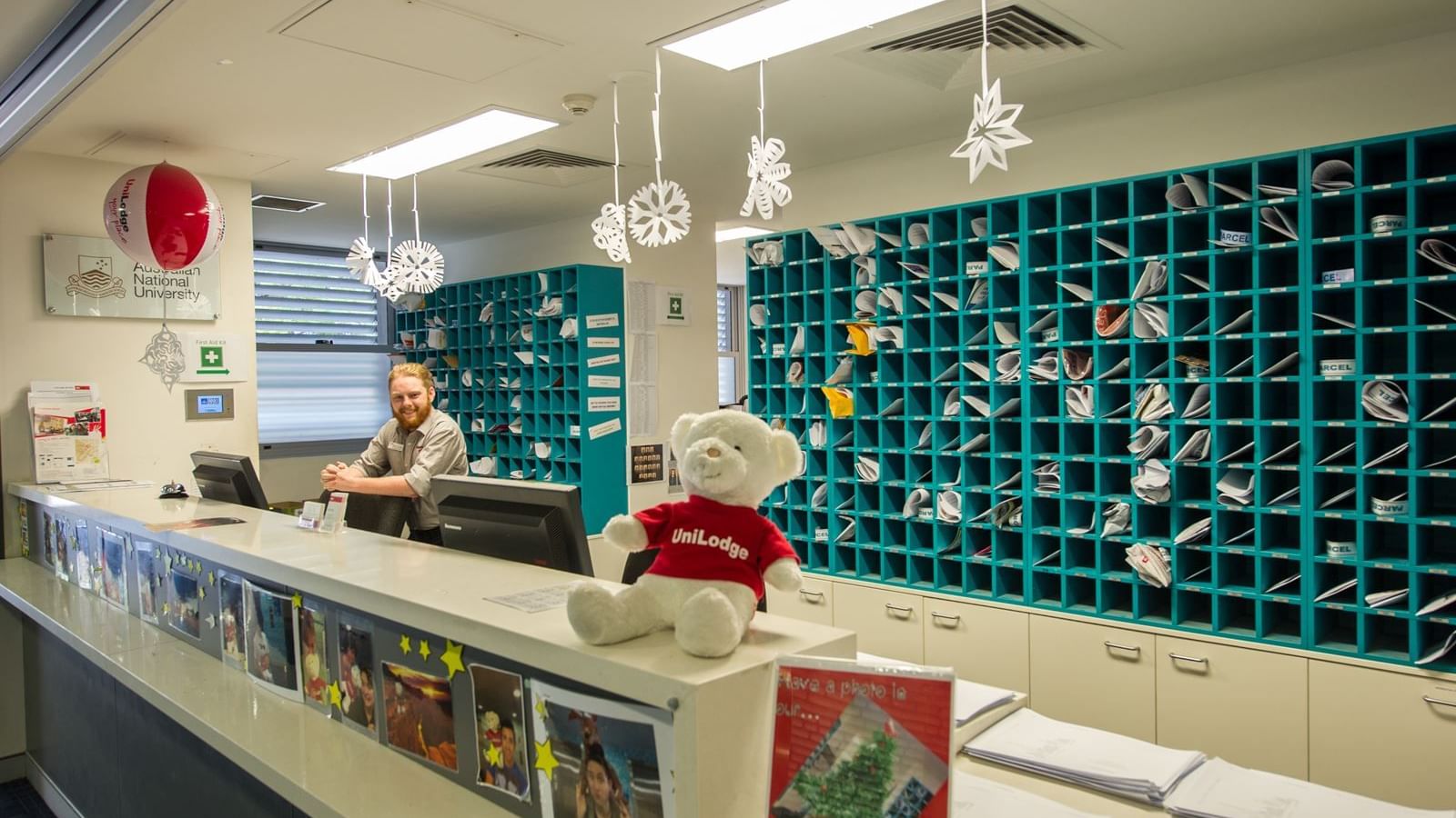UniLodge @ANU Warrumbul Lodge Canberra_Reception Desk