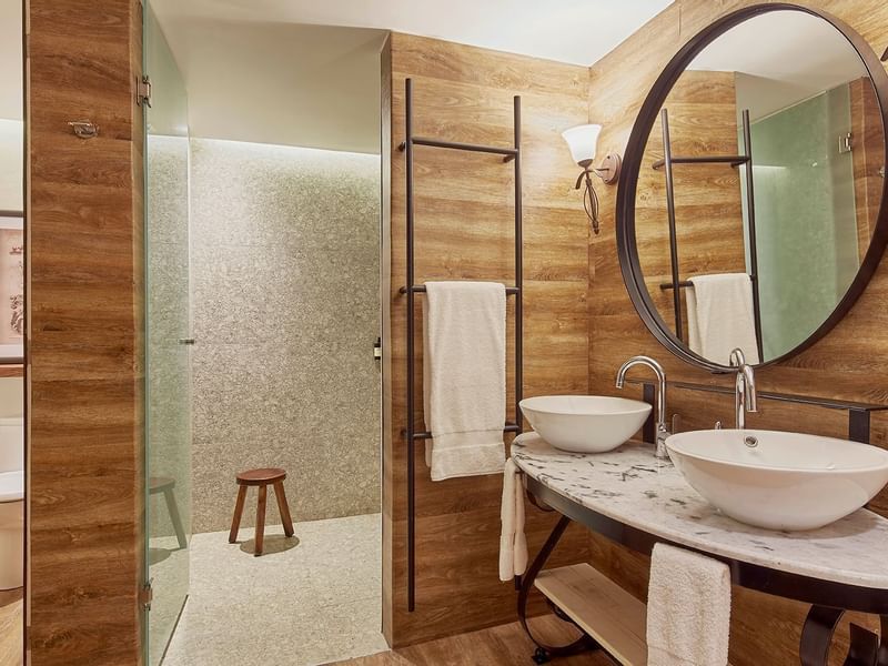 Double Bathrooms in Junior Suite 1 King at FA Hotels & Resorts