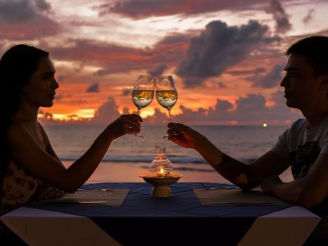 Romantic dinner, sunset, champagne Seaside Bar at Amora Hotel