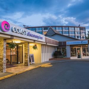 Exterior of Coast Discovery Inn