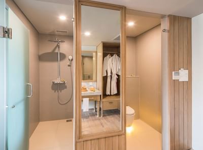 Bathroom in Deluxe Room at Eastin Ashta Resort Canggu