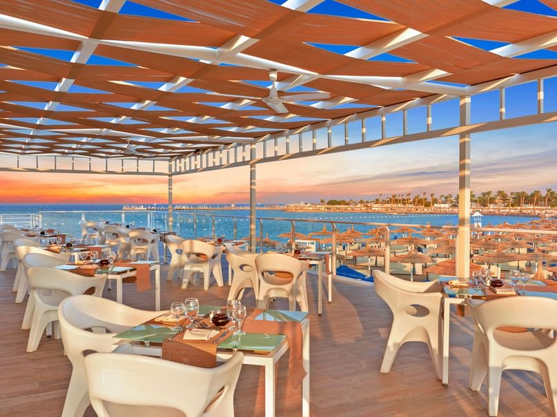 Beach Restaurant & Bar at Pickalbatros Dana Beach Resort in Hurghada