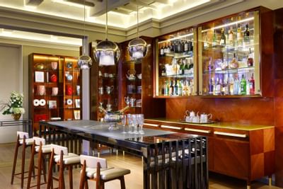 Interior open bar at Grand Hotel Minerva