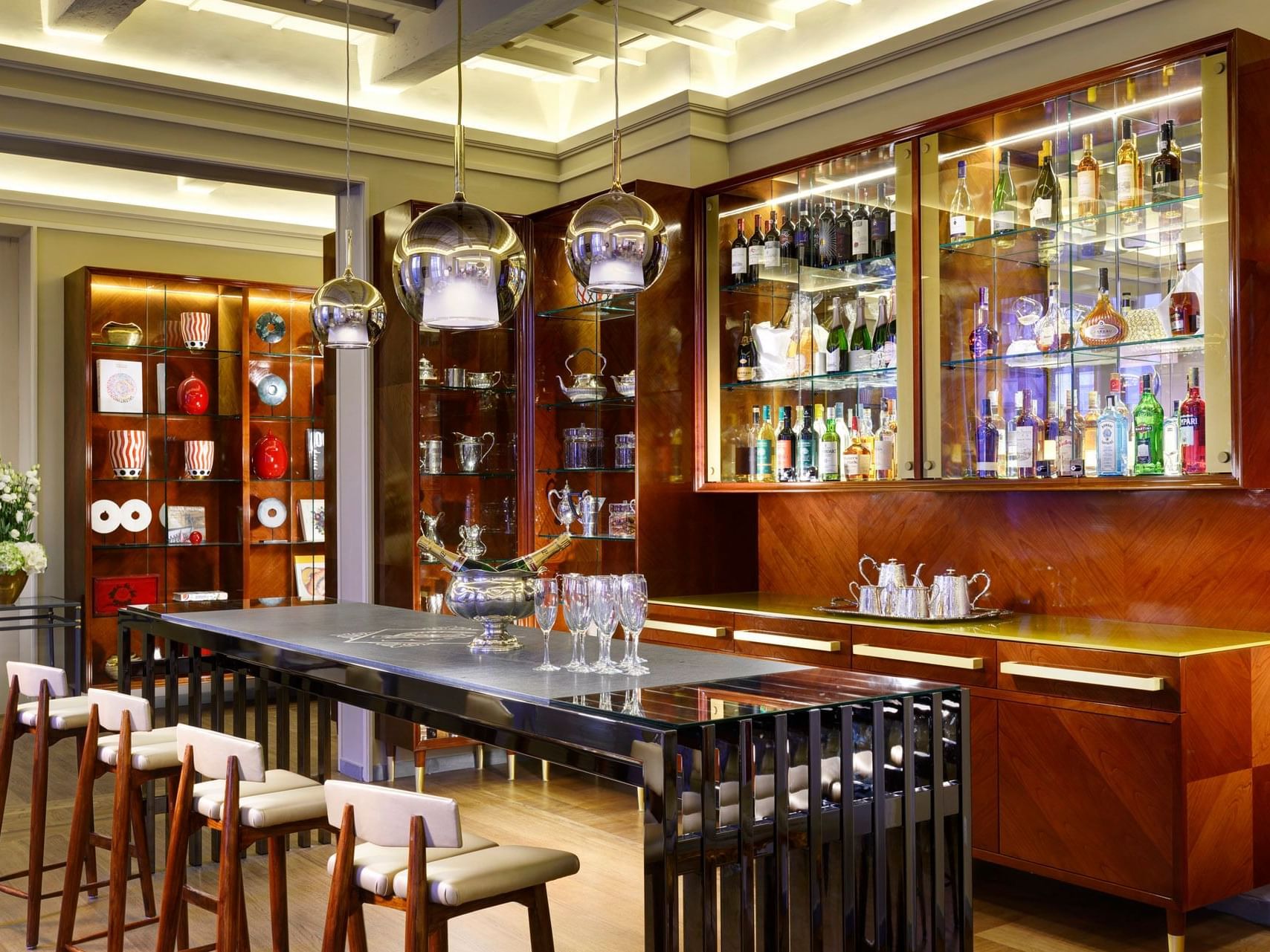 Open bar  at Grand Hotel Minerva