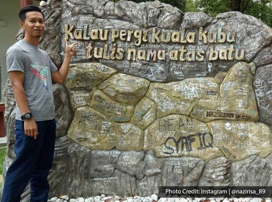 A man was taking a picture at Kuala Kubu Bharu - Lexis Suites Penang