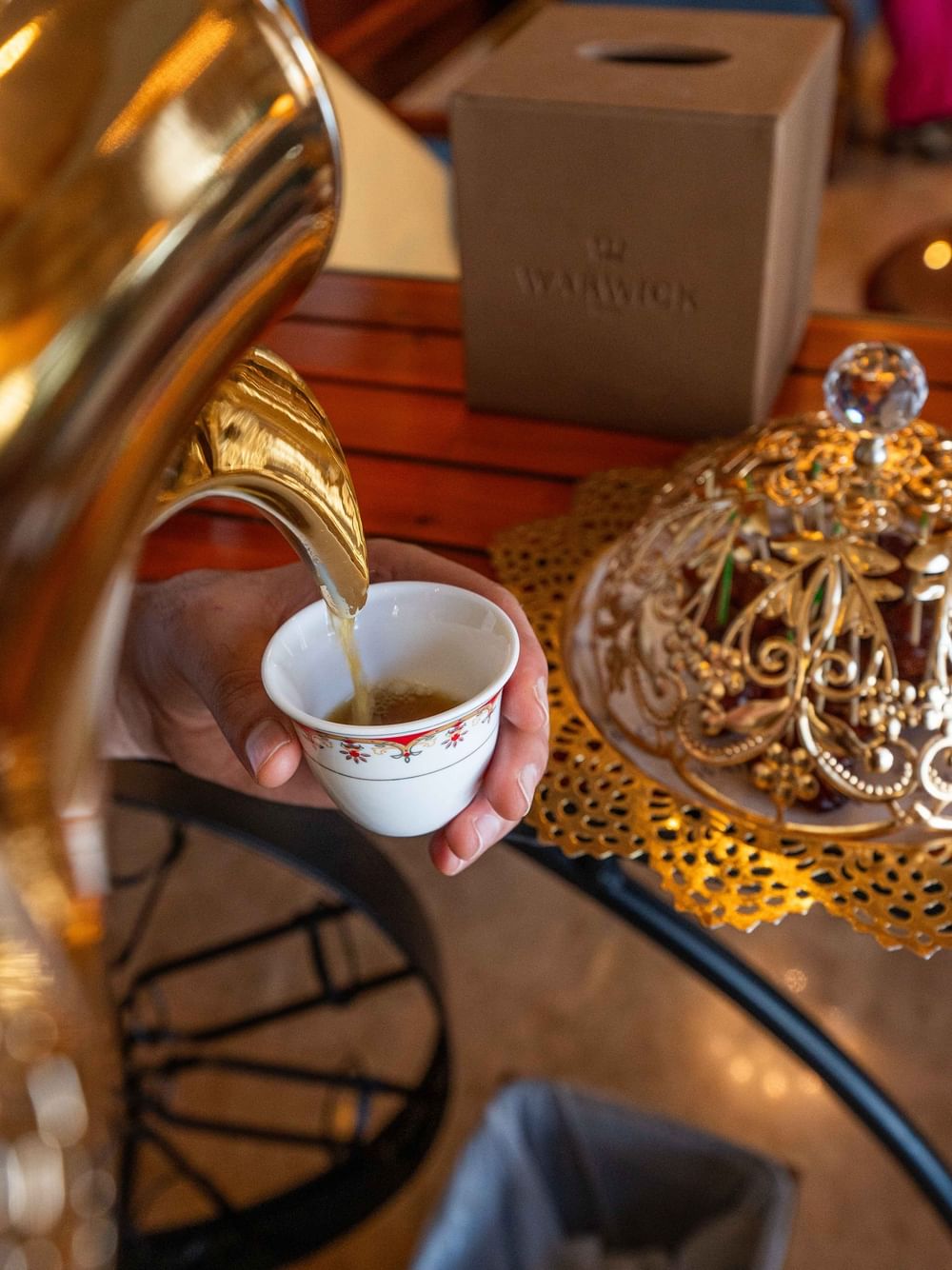 قهوة عربية في اللوبي كافيه