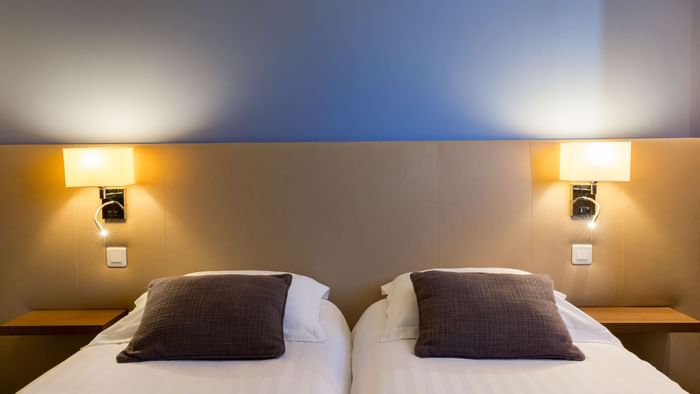 Twin Beds in Executive suite at Hotel Qualys Reims-Tinqueux