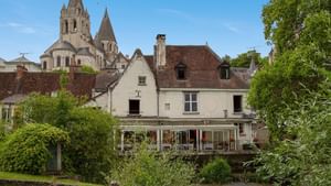 Distant view of Inter Hotel George Sand of The Originals Hotels