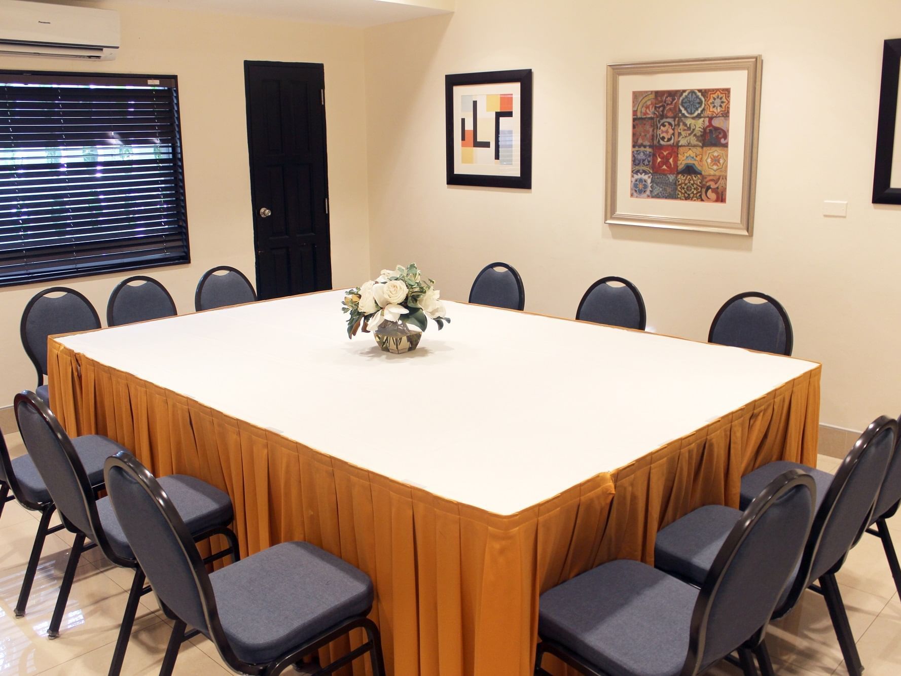 Table set-up in Rio Grande meeting room at Jamaica Pegasus Hotel