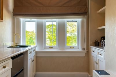 Kitchen area with garden view at Castle Hotel and Spa