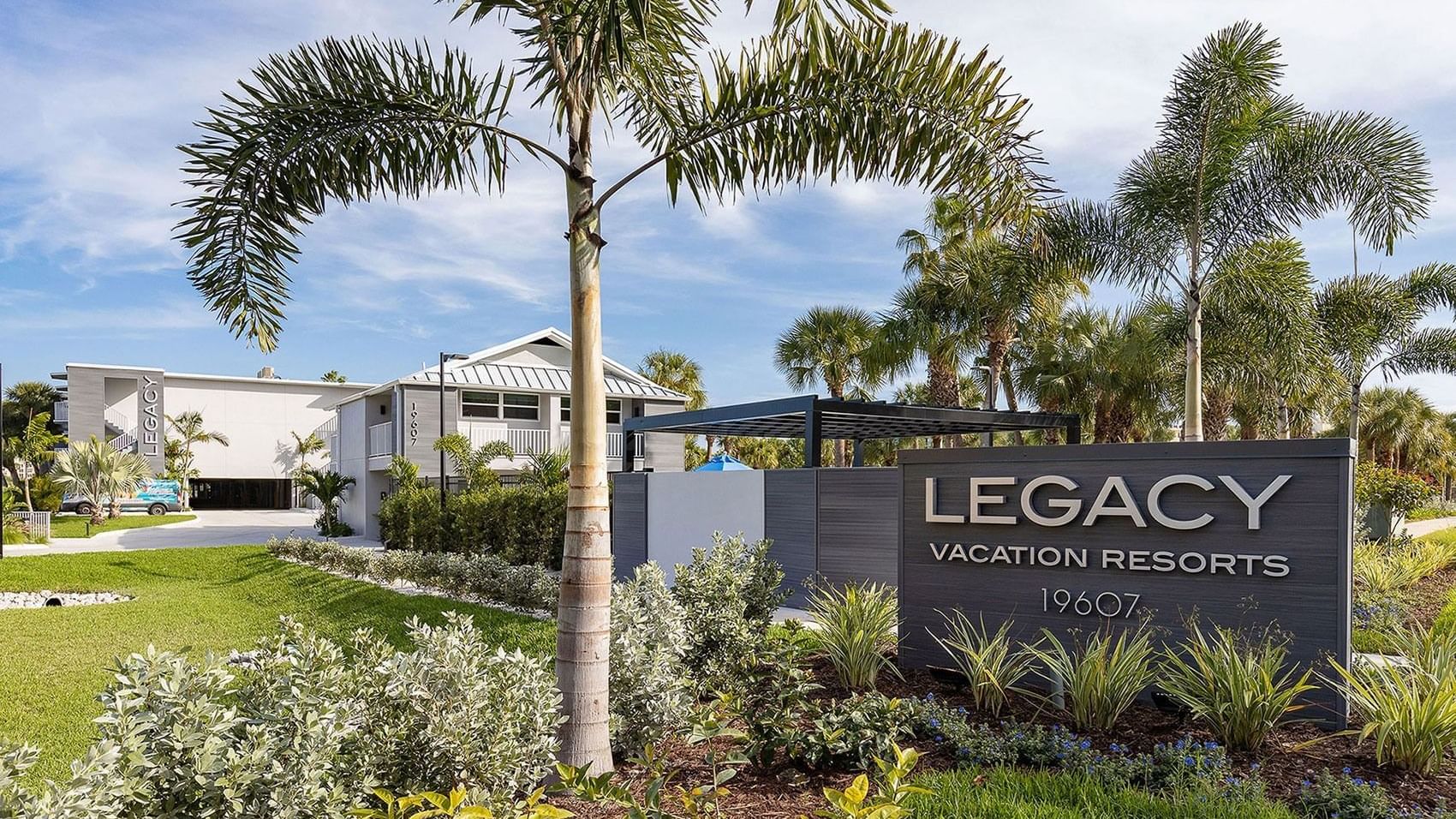  Exterior view of the garden area at Legacy Vacation Resorts 