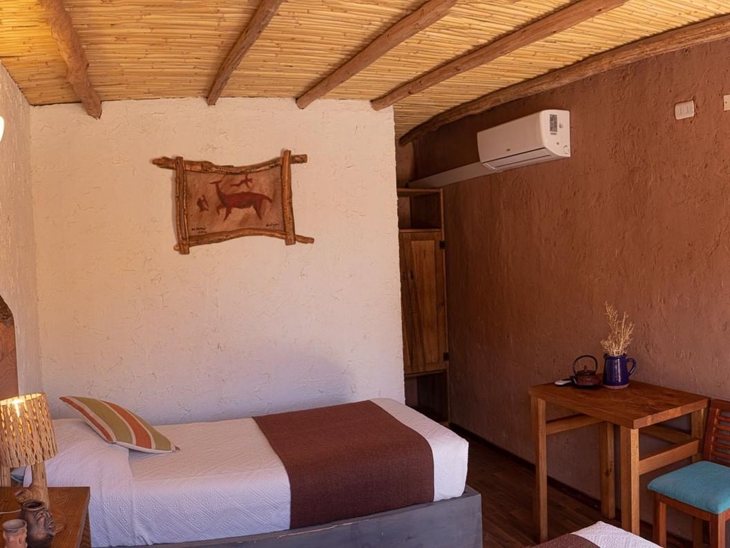 Standard Plus Twin bedroom with twin beds at Hotel Don Raul