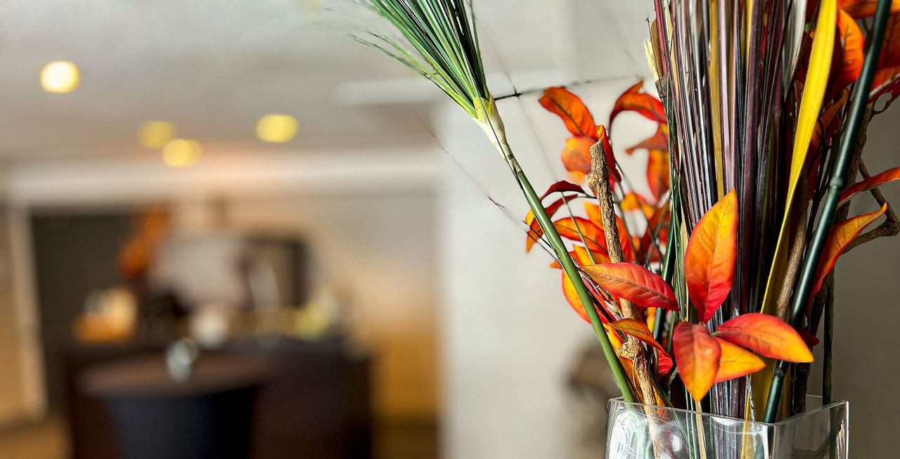 Coast Edmonton Plaza Hotel by APA meeting room decoration