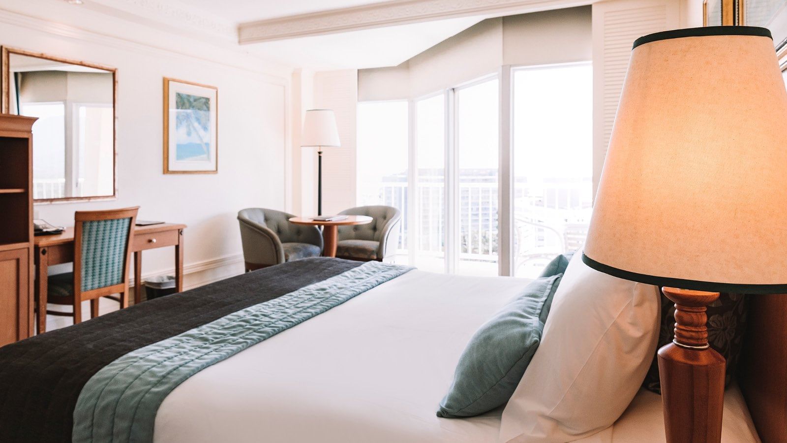 A Bedroom with room amenities at Pullman Cairns International