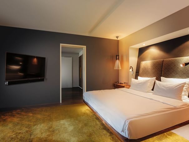 King bed in Teufel Suite at Hotel Berlin Berlin