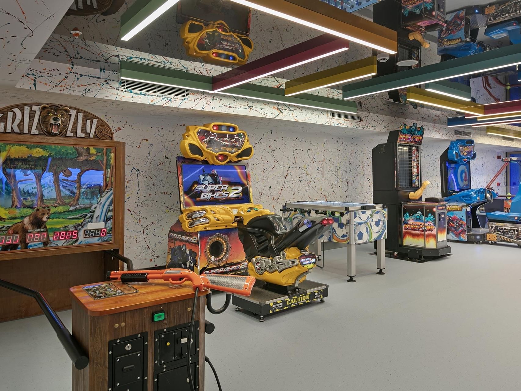 Arcade game machines lined-up in Game Center at Titanic Deluxe Lara