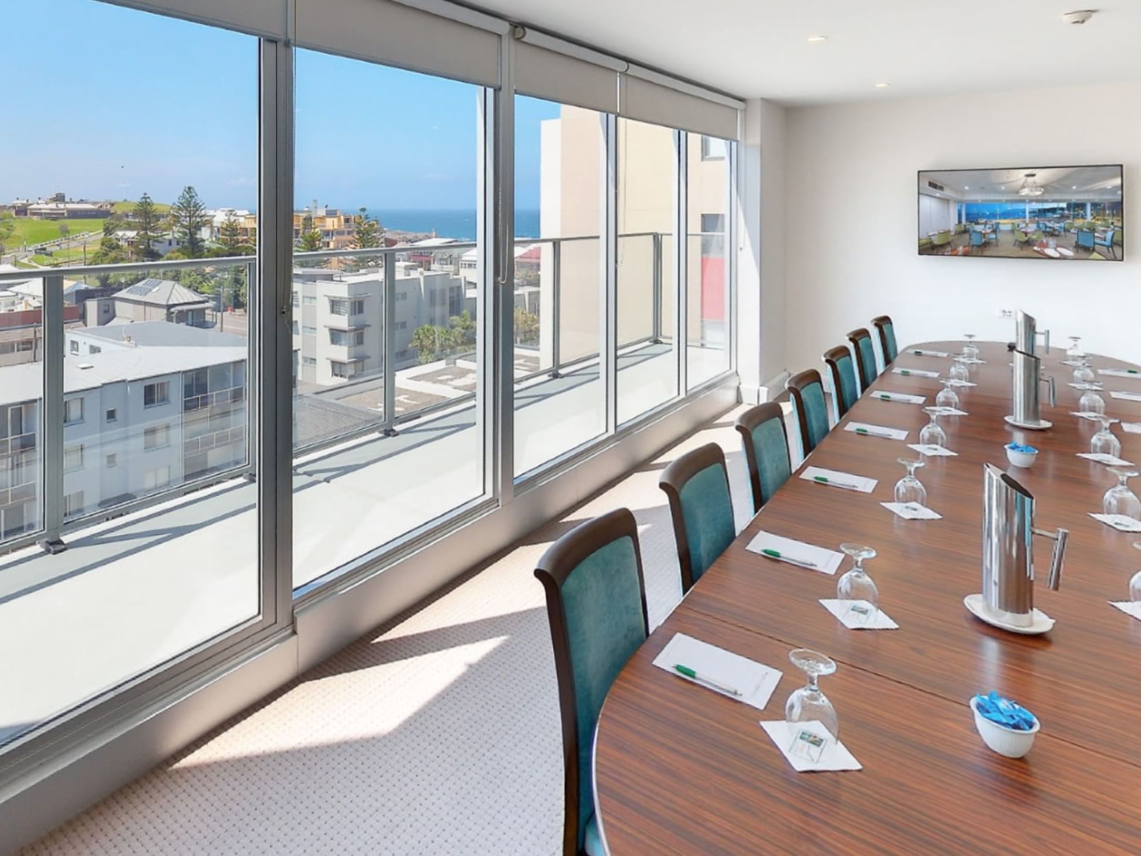 boardroom at Noah’S on the beach