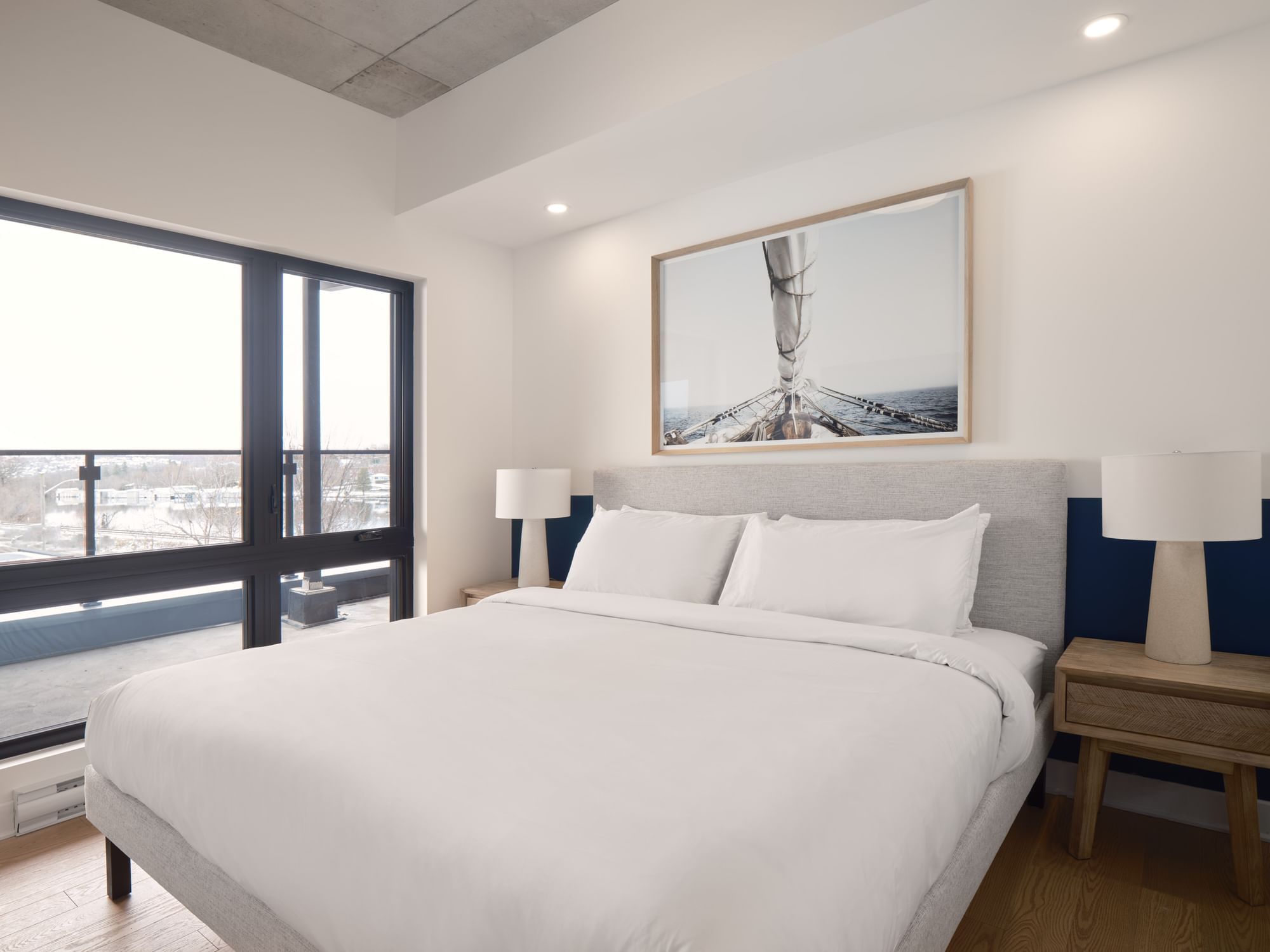 210 One Bed Suite with King Bed at Quartier Des Marinas 