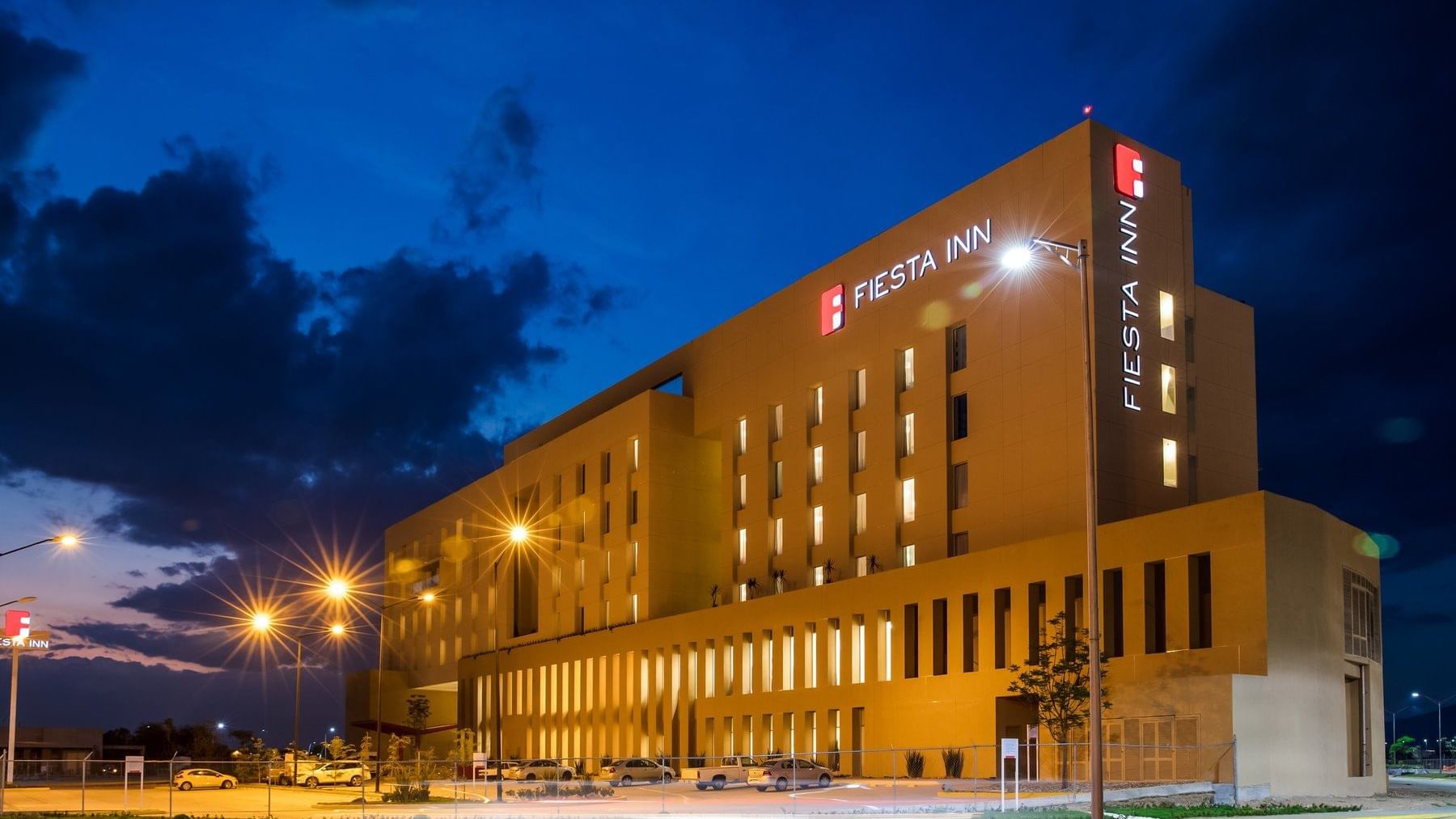 The exterior of the hotel & streets at FI Silao Puerto Interior