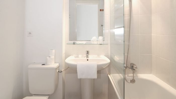 Interior of a bathroom in a Suite at Hotel Ambacia