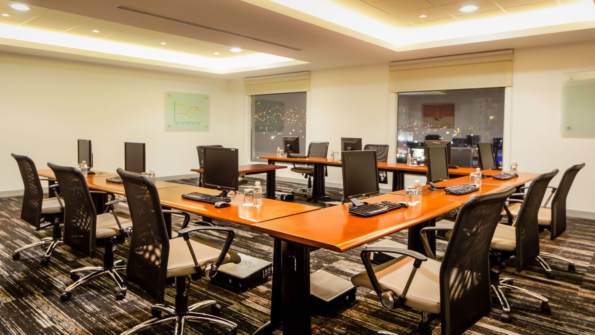 Interior of the workspace area at FI Monterrey Tecnológico