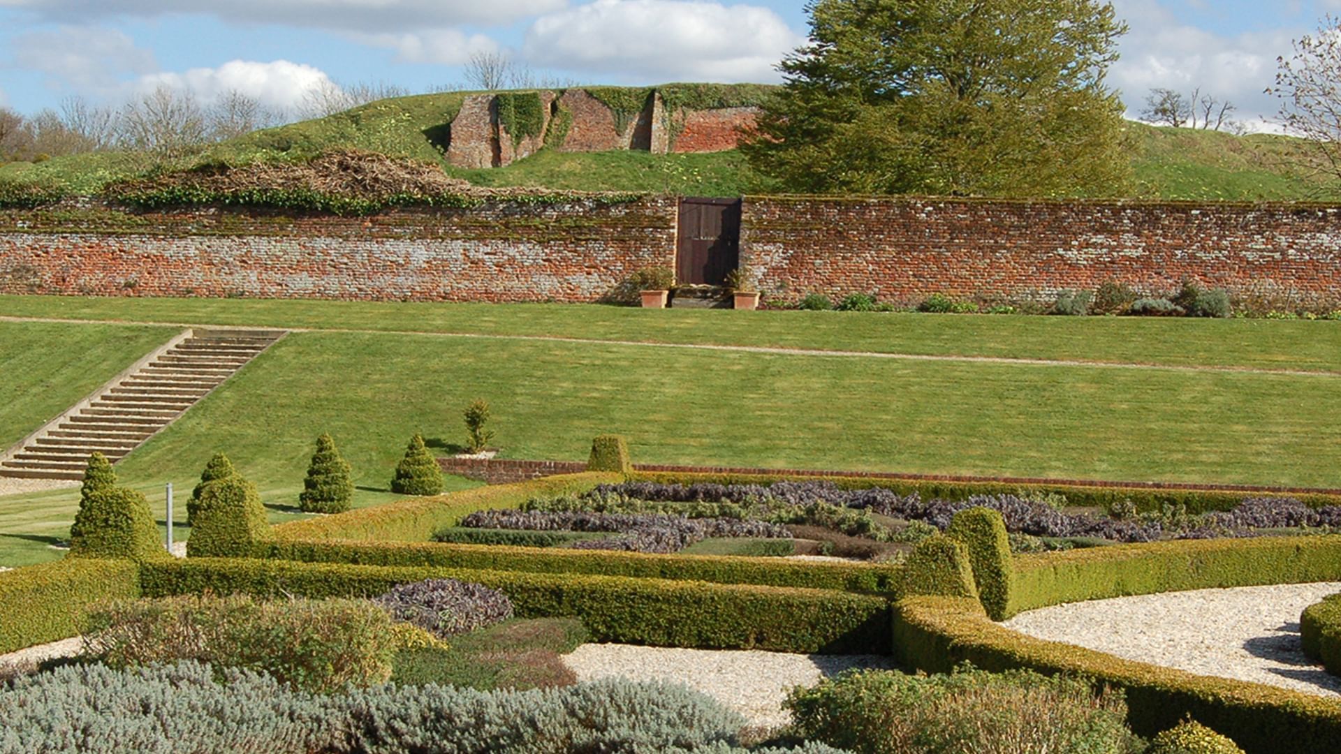 Exterior view of the garden in Basing-House near Village Hotels