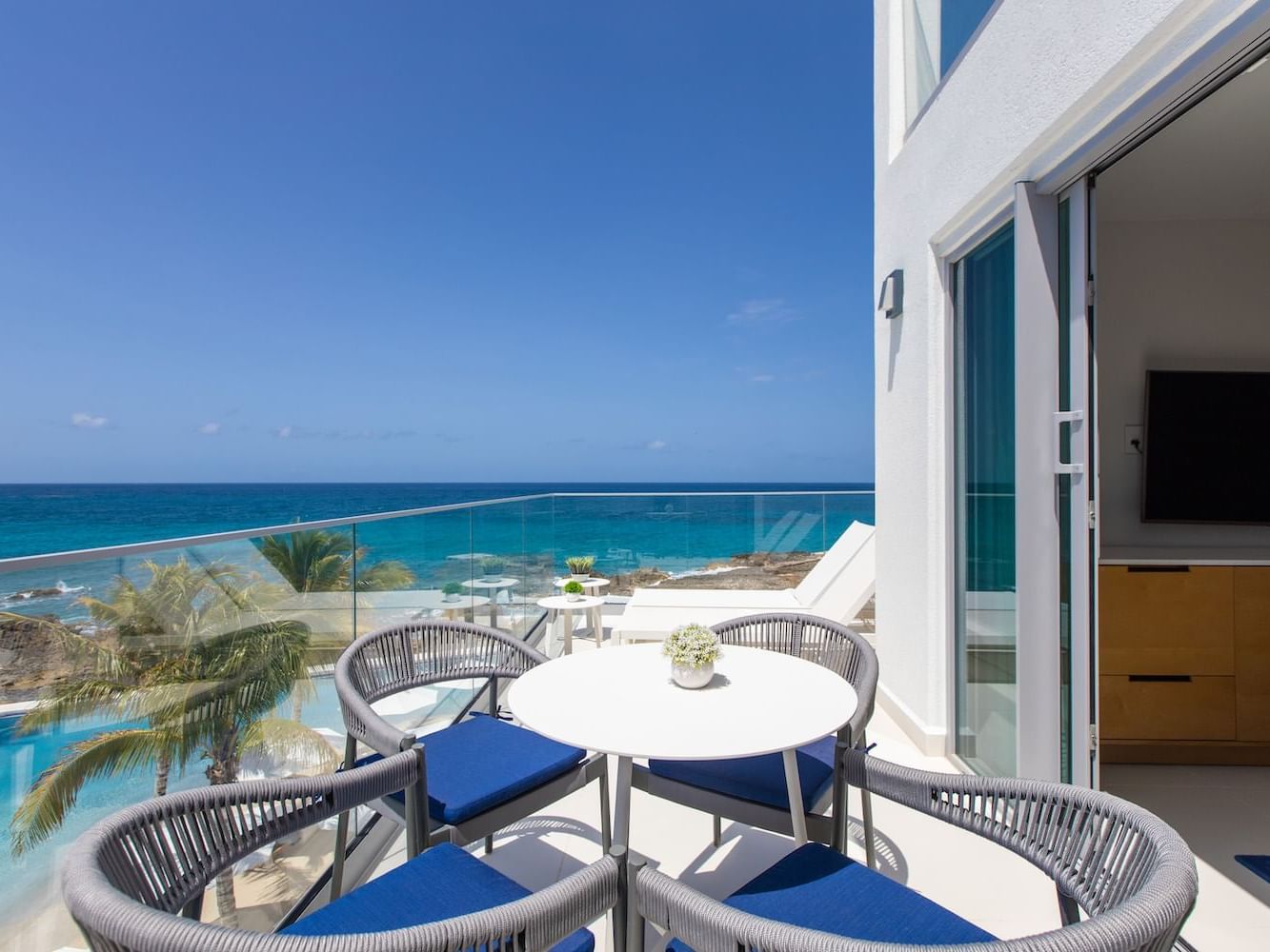 Junior Suite Oceanfront Terrace