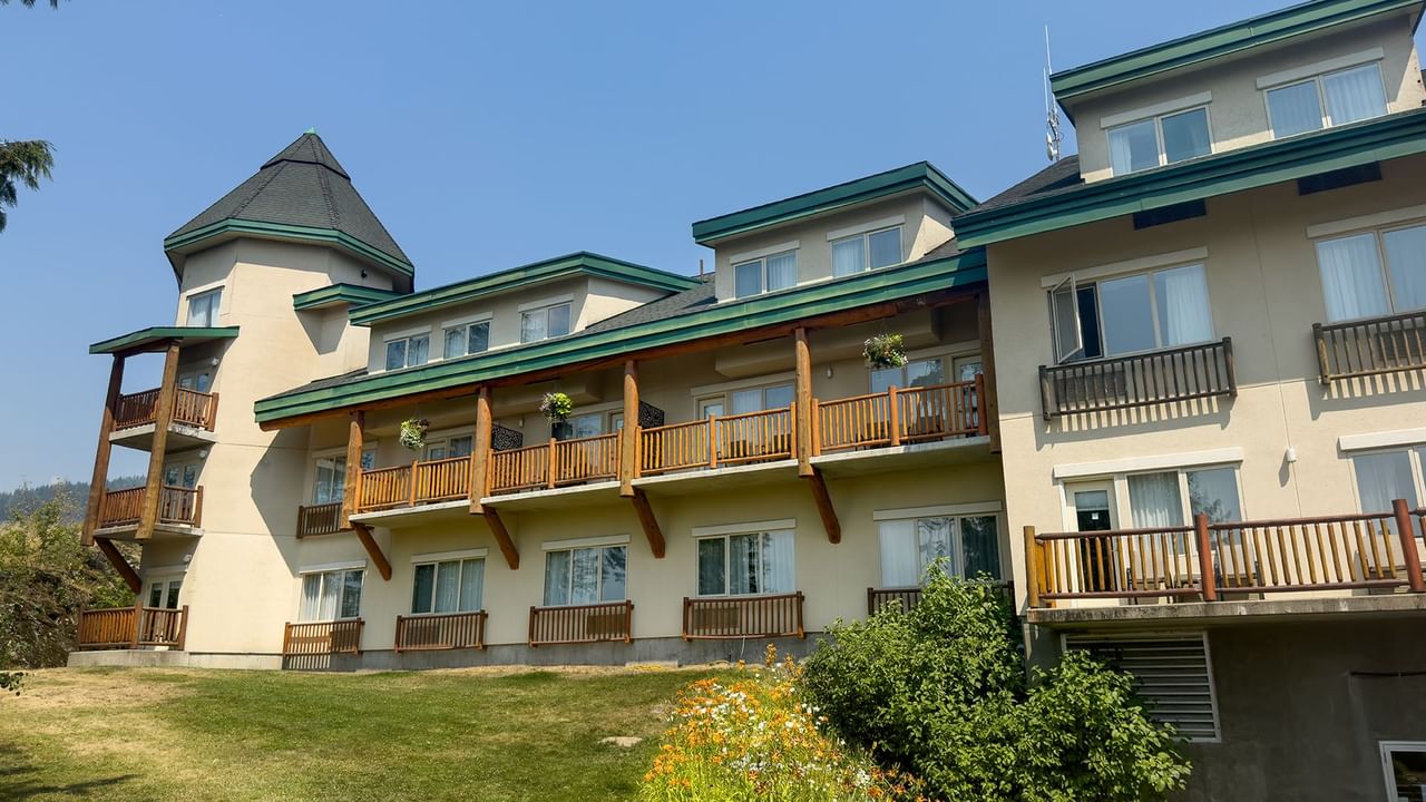 Exterior of Coast Hillcrest Hotel