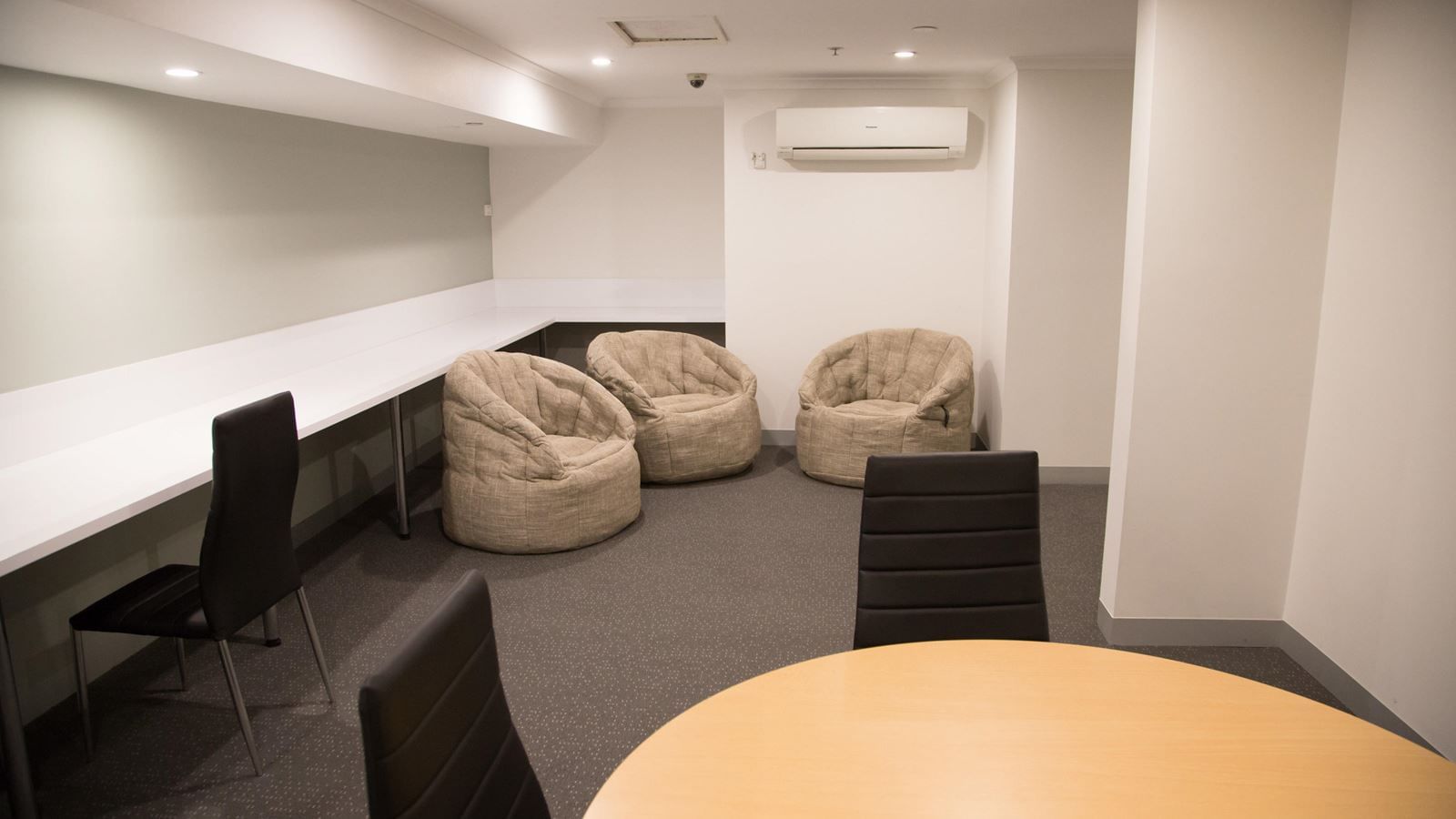 UniLodge on Flinders Common Area