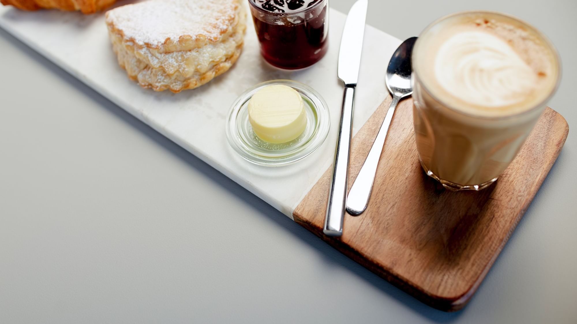 Dining at Pullman & Mercure Melbourne Albert Park