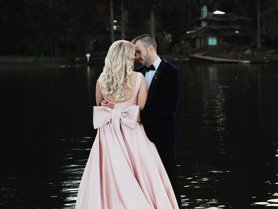 Wedding couple at Alderbrook Resort & Spa