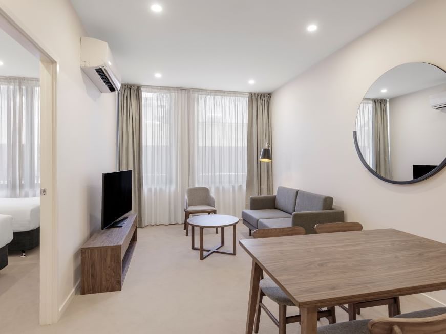Brady Hotels Hardware Lane - 2 bedroom 2 bathroom king twin - living and dining room