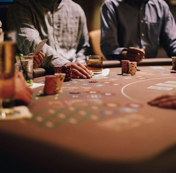 table-games-and-poker-the-brook