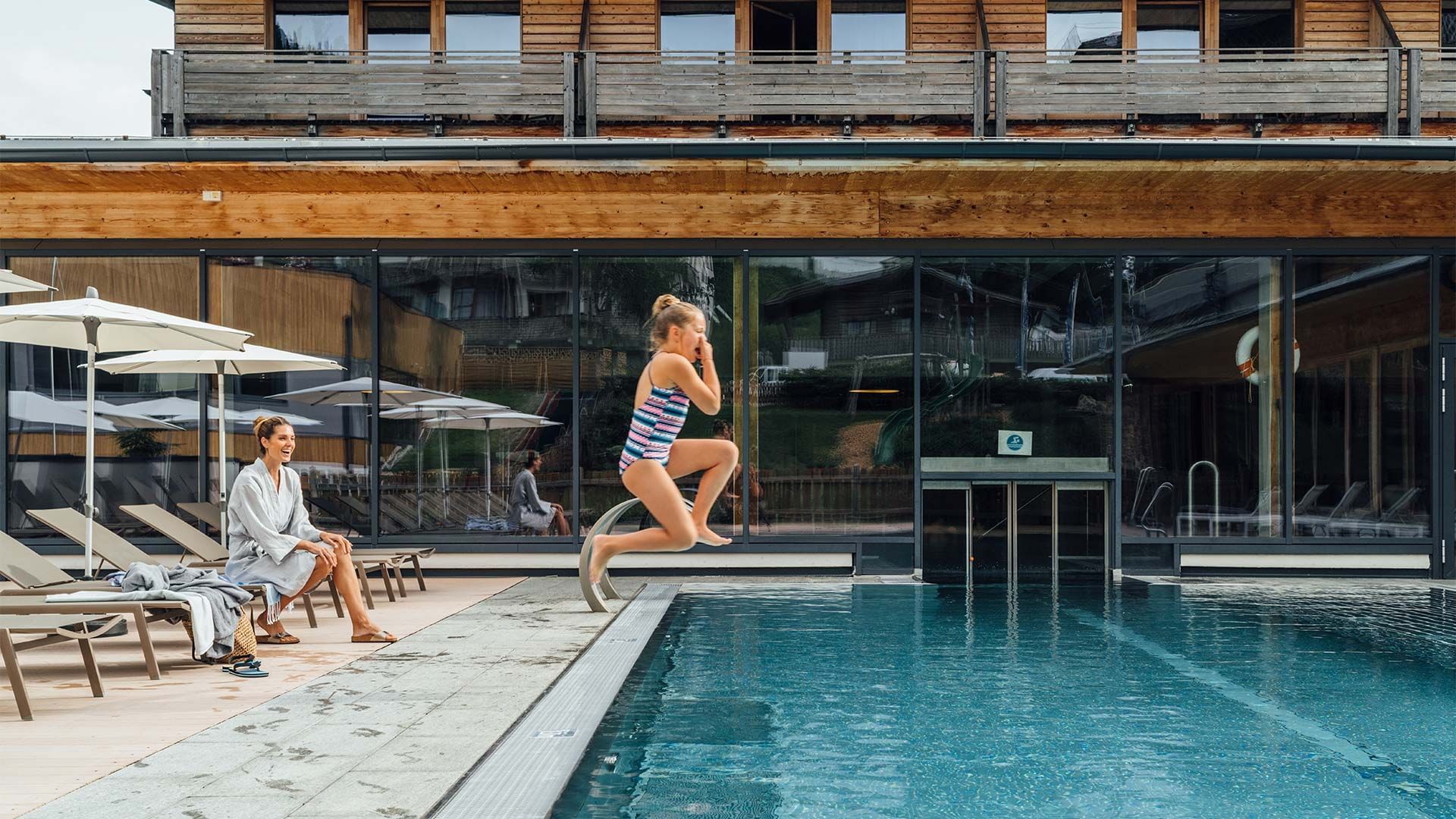 Falkensteiner Hotel Sonnenalpe Spa Wellness Außenbereich Pool