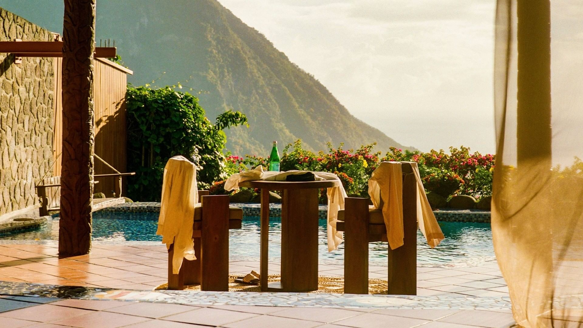 pool_view_mountain_02