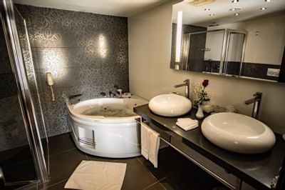washrooms at eresin hotels topkapi