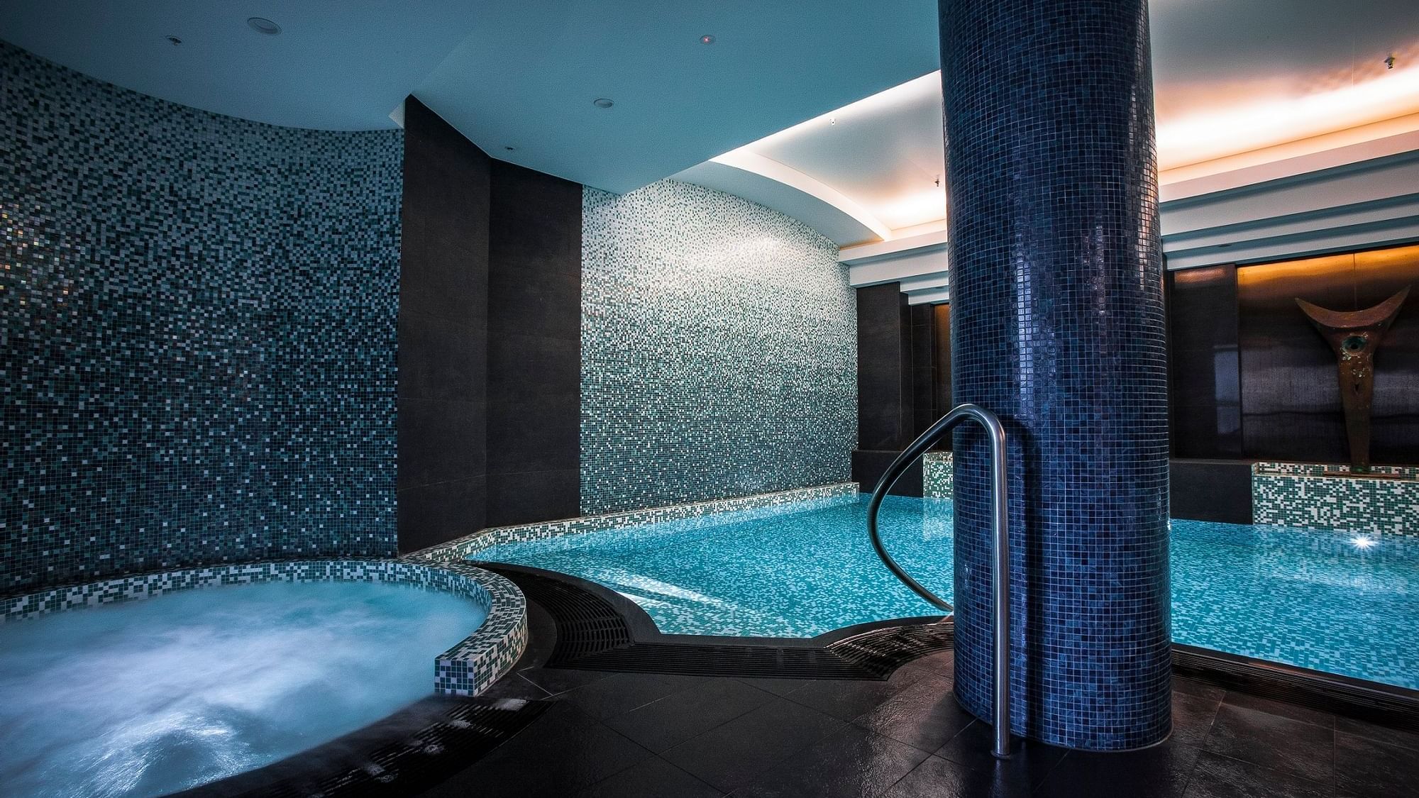 Magnesium & mineral indoor Spa pool & jacuzzi area at Quay West Suites Melbourne