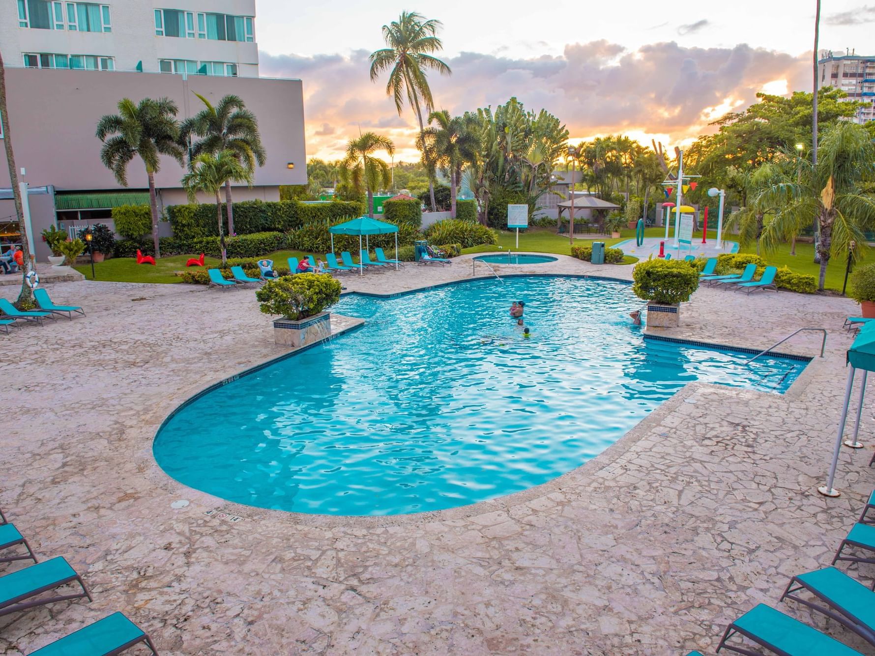 Verdanza Hotel Pool