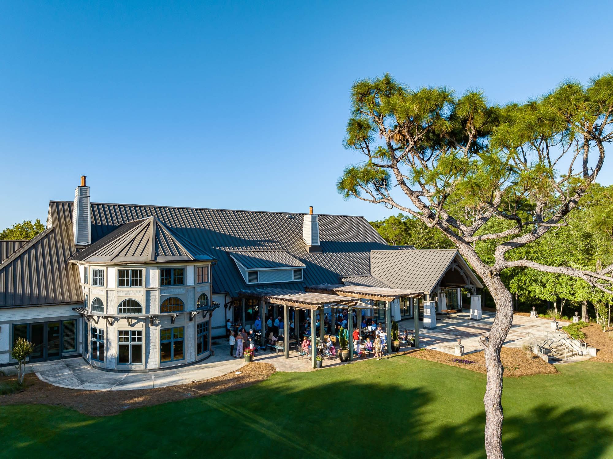 Shark's Tooth golf course clubhouse