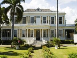 Exterior view of Devon House near Courtleigh Hotel & Suites