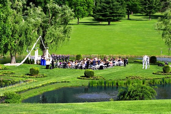 Outdoor wedding ceremony at Honor’s Haven Retreat