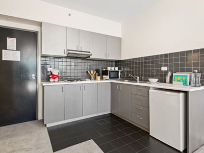 Lonsdale 2 Bed Large Kitchenette