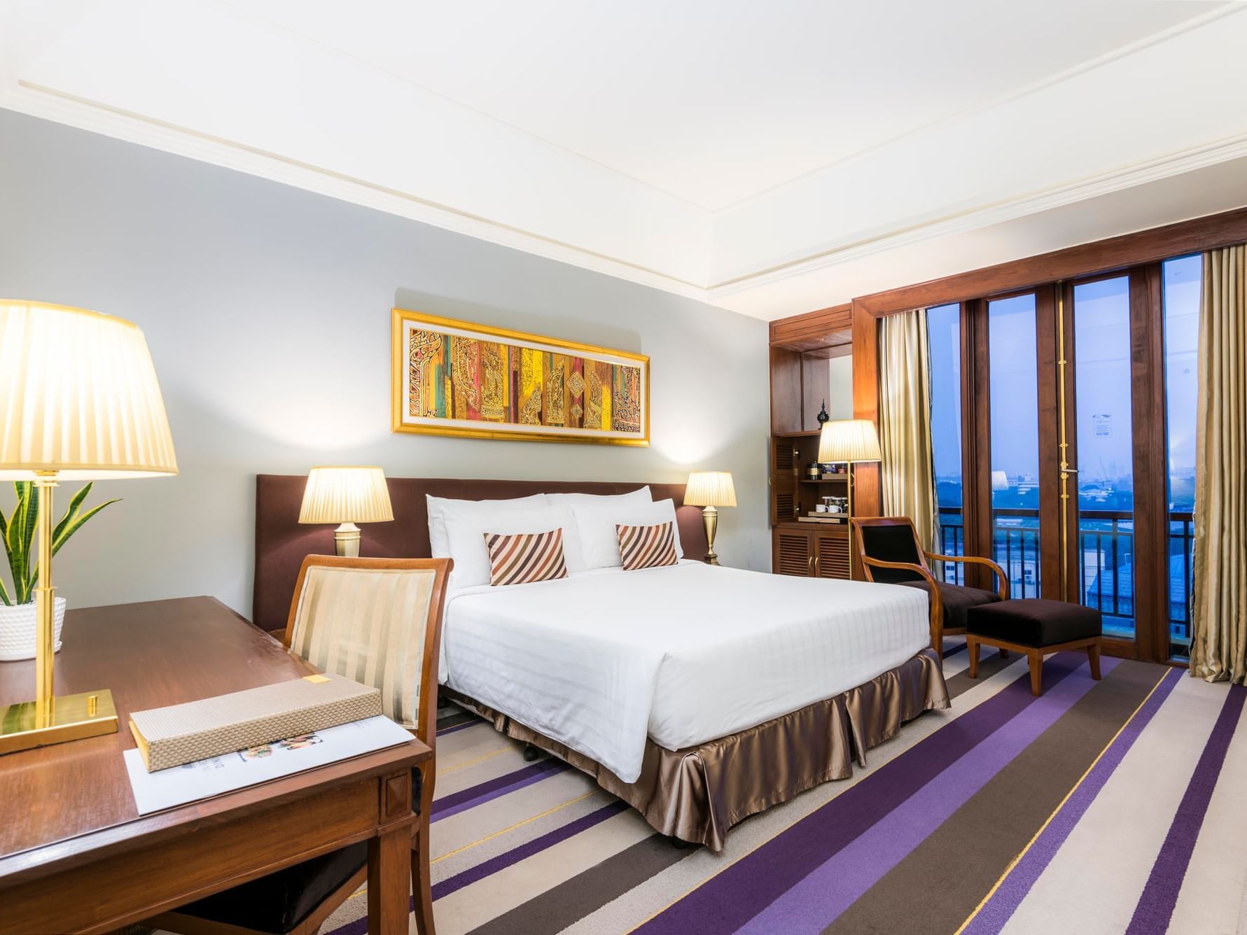 Club deluxe lake or pagoda view at Chatrium Royal Lake Yangon