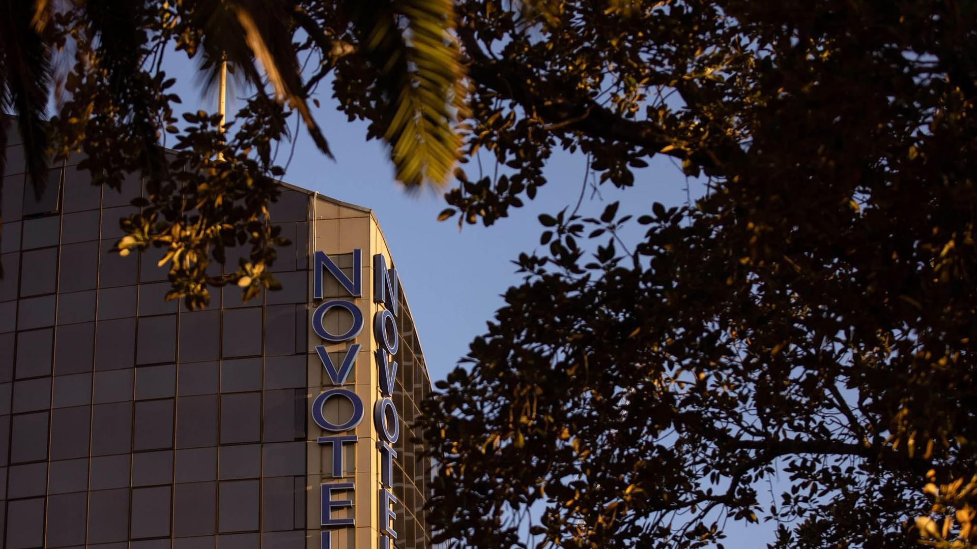 Novotel_Sydney_Parramatta_-_Exterior_credit_Daniel_Boud_088