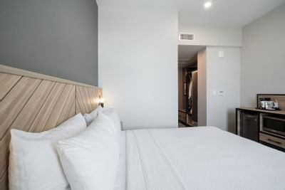 Interior of a room at Sandman Signature Fort Worth Downtown